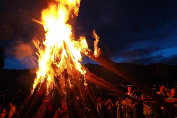 火把节是哪个民族的节日 火把节是几月几号 火把节举行什么仪式