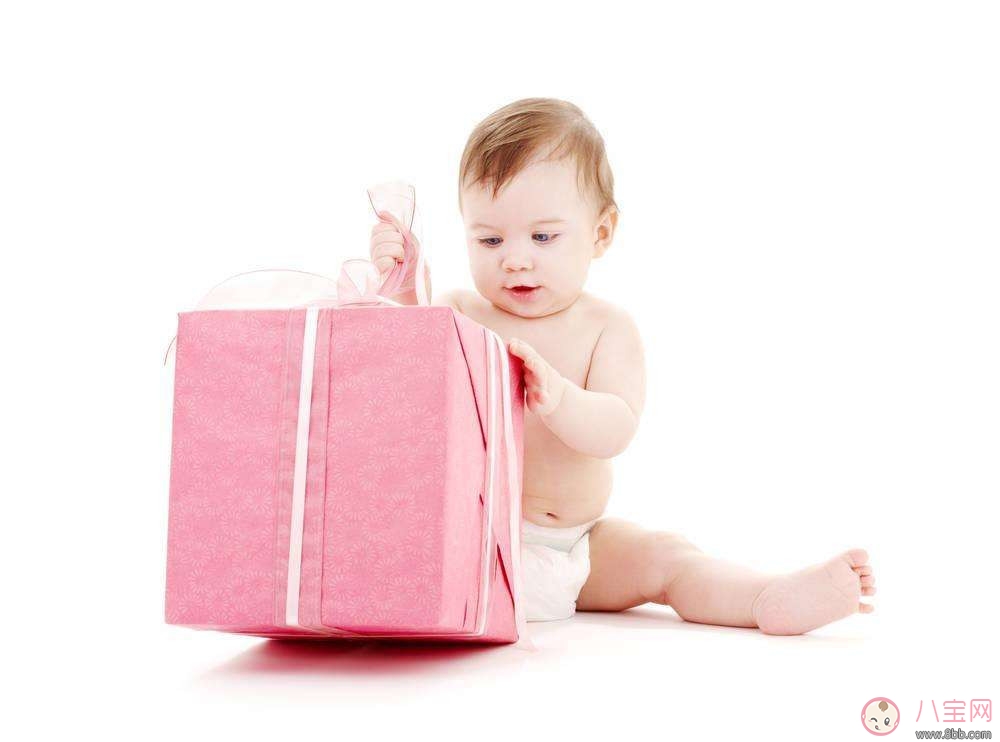 如何选购婴幼儿礼物 幼儿礼盒的种类有哪些
