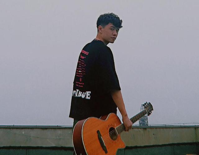最近很火的12首歌曲，好听的不行，你听过几首？