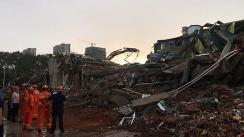 哈尔滨仓库坍塌被困9人遇难 哈尔滨仓库坍塌事故最新消息现场图