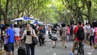 大学生在校创业卖寝具，半年赚入200万