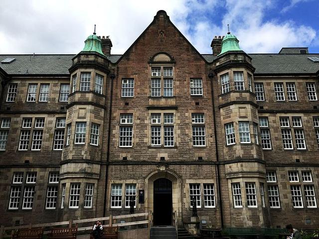 爱丁堡大学英国排名第几（爱丁堡大学强势热门