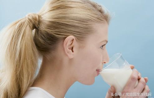 牛奶什么时候喝最好,纯牛奶的作用有哪些！