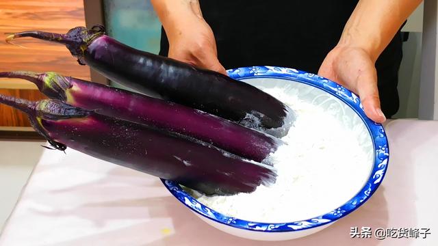 茄子包饺子原来这么好吃，比肉馅香，比三鲜馅鲜，鲜美多汁不油腻