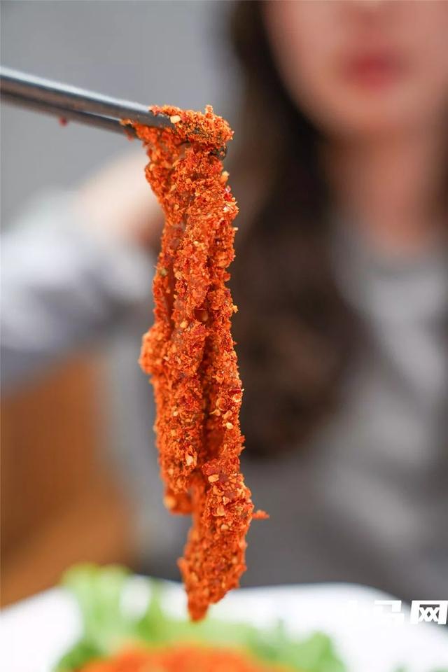 马鞍山某店惊现网红手打虾滑，超“燃”的火焰牛肉，火锅界的性价比之王来啦！
