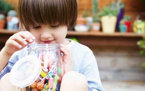 孩子门牙有缝怎么办？纠正的方法都在这里