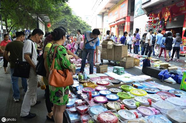 夏季夜市摆地摊卖什么好？三种好货供你选择