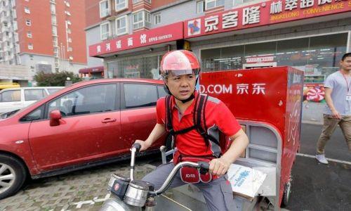 刘强东骑电车亲自上门送快递是种什么体验？