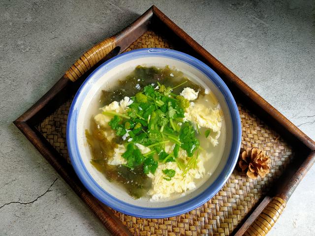 早餐店的紫菜鸡蛋汤为什么好喝？食材的下锅顺序是关键，教你做法