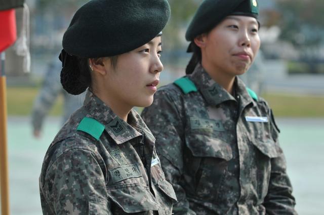 韩国兵役制度再出狠招，拒绝服兵役有替代方案，可进监狱工作3年