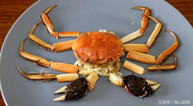 你真的会吃螃蟹吗？教你吃螃蟹技巧，没有蟹八件也能吃出完整蟹肉