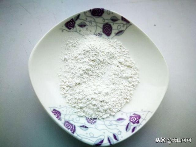 泡打粉和苏打粉是不是一样？它们做什么用呢？