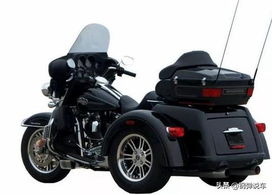 目前在国内能够上牌的三轮摩托车，边跨有十几款，哈雷边三轮64万