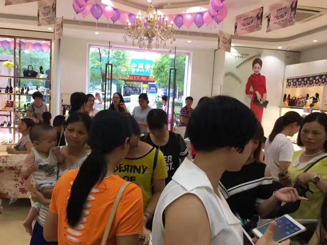 开个鞋店如何选择一个女鞋加盟品牌