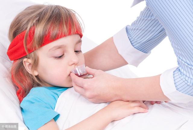 孩子在家发烧怎么办？儿科医生：学会这3招物理降温，很实用！