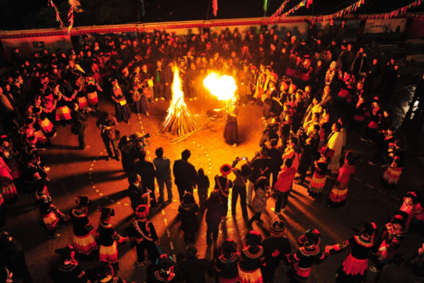 火把节是哪个民族的节日 火把节是几月几号 火把节举行什么仪式