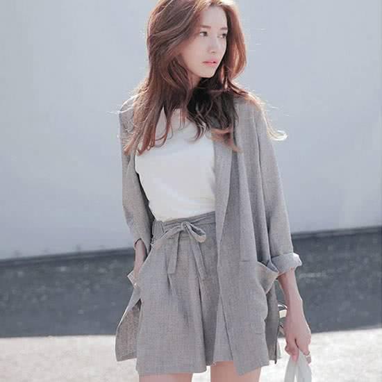 棉麻的衣服舒服，但有廉价感？记住这3个技巧，时尚又有质感