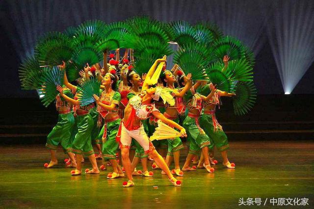 孔雀舞是哪个中华民族的（孔雀舞、锦鸡舞等，这种民俗传统舞蹈）