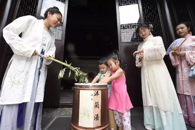 今天农历五月初五 端午节