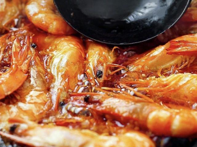 油焖大虾怎么做好吃得根本停不下来，油焖大虾最正宗做法