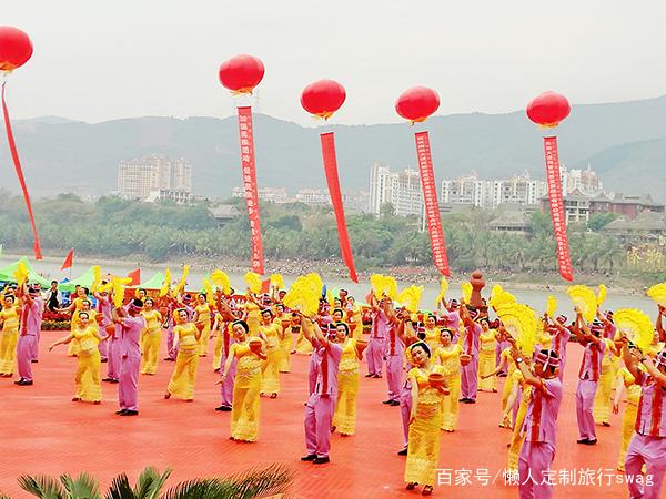 西双版纳的泼水节是什么时候？会举行几天？