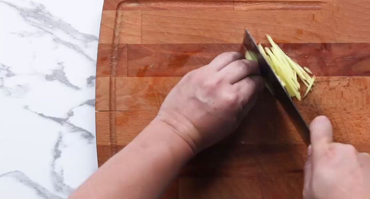 丝瓜怎么做 家常菜之炒丝瓜的做法
